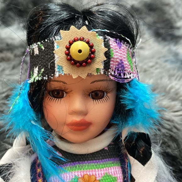 Collectible Kinnex Porcelain Doll - Picture 10 of 16